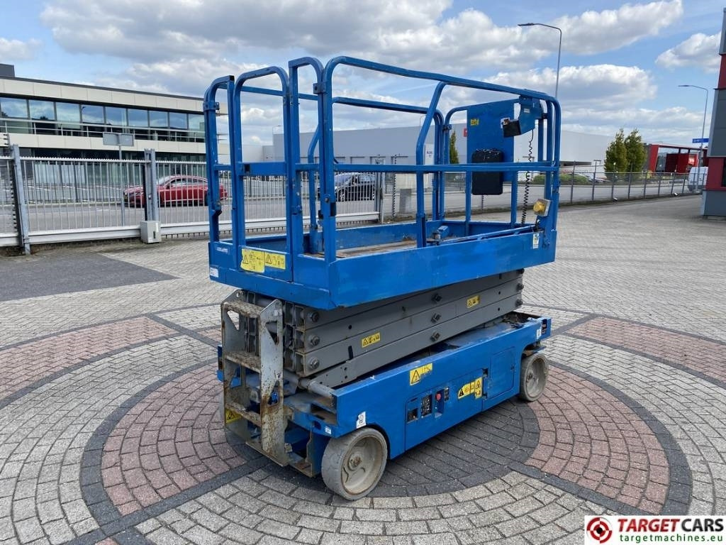 Genie GS-2646 Electric GS2646 Scissor Work Lift 992cm - Nacelle ciseaux: photos 3 Genie GS-2646 Electric GS2646 Scissor Work Lift 992cm - Nacelle ciseaux: photos 3
