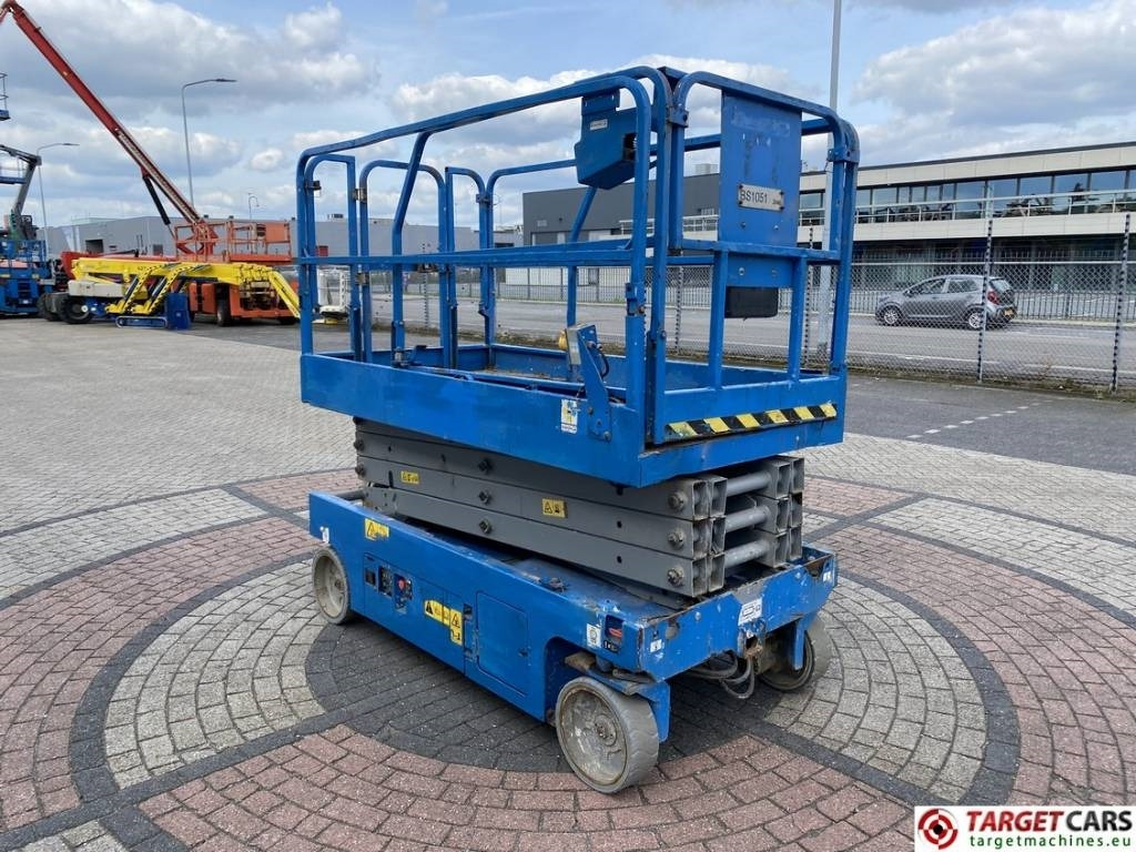 Genie GS-2646 Electric GS2646 Scissor Work Lift 992cm - Nacelle ciseaux: photos 2 Genie GS-2646 Electric GS2646 Scissor Work Lift 992cm - Nacelle ciseaux: photos 2