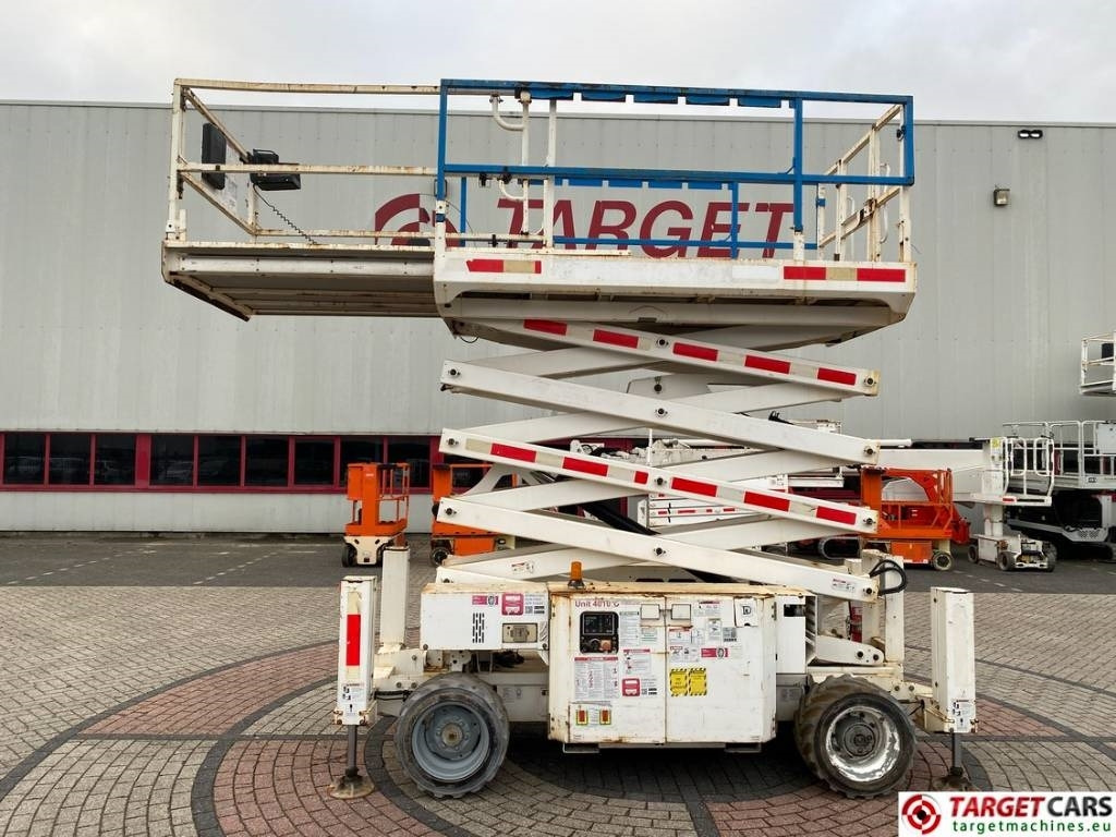 Genie GS-4069RT Diesel 4x4 Scissor Work Lift 1412cm - Nacelle ciseaux: photos 5 Genie GS-4069RT Diesel 4x4 Scissor Work Lift 1412cm - Nacelle ciseaux: photos 5