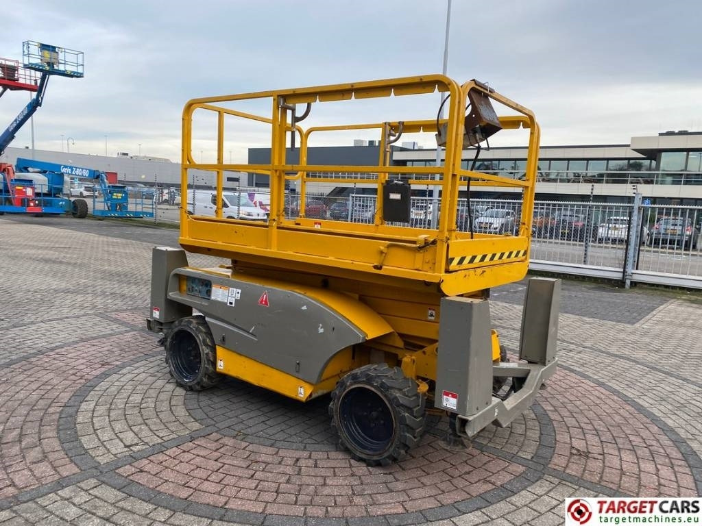 Haulotte Compact 10DX Diesel 4x4 Scissor Work Lift 1015cm - Nacelle ciseaux: photos 2 Haulotte Compact 10DX Diesel 4x4 Scissor Work Lift 1015cm - Nacelle ciseaux: photos 2