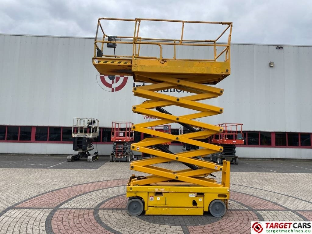 Haulotte Compact 14 Electric Scissor Work Lift 1385cm - Nacelle ciseaux: photos 5 Haulotte Compact 14 Electric Scissor Work Lift 1385cm - Nacelle ciseaux: photos 5