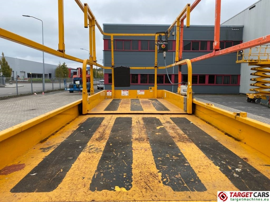 Nacelle ciseaux Haulotte Compact 14 Electric Scissor Work Lift 1385cm: photos 8 Nacelle ciseaux Haulotte Compact 14 Electric Scissor Work Lift 1385cm: photos 8