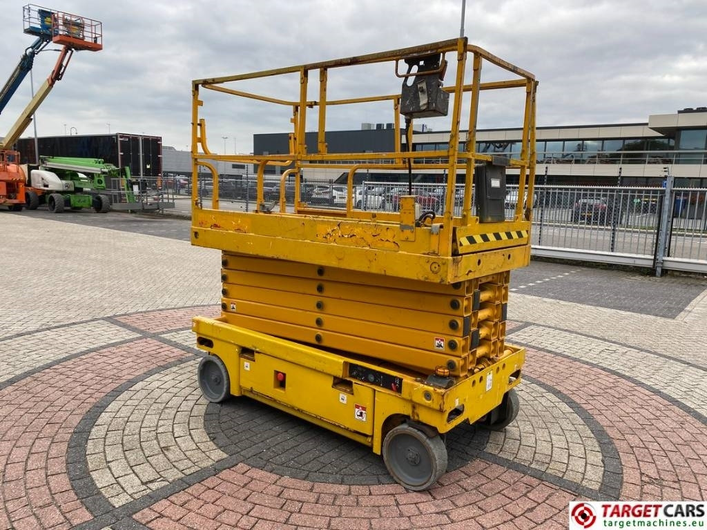 Haulotte Compact 14 Electric Scissor Work Lift 1385cm - Nacelle ciseaux: photos 2 Haulotte Compact 14 Electric Scissor Work Lift 1385cm - Nacelle ciseaux: photos 2