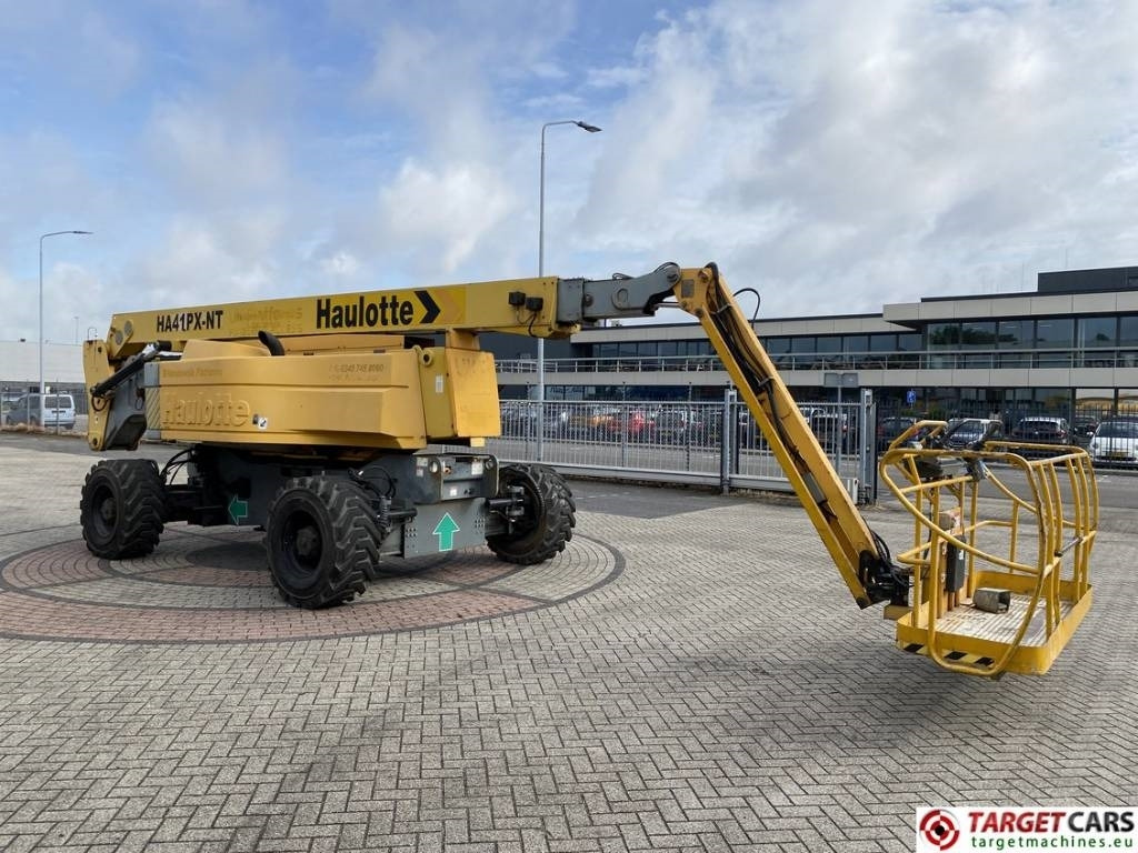 Haulotte HA41PX Articulated 4x4x4 Diesel Boom Work Lift 41M - Nacelle articulée: photos 2 Haulotte HA41PX Articulated 4x4x4 Diesel Boom Work Lift 41M - Nacelle articulée: photos 2