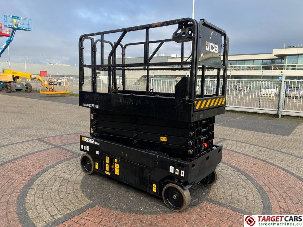JCB S3246E Electric Scissor Work Lift 1200cm - Nacelle ciseaux: photos 2 JCB S3246E Electric Scissor Work Lift 1200cm - Nacelle ciseaux: photos 2