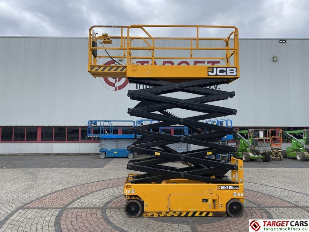 JCB S4550E Electric Scissor Work Lift 1580cm - Nacelle ciseaux: photos 5 JCB S4550E Electric Scissor Work Lift 1580cm - Nacelle ciseaux: photos 5