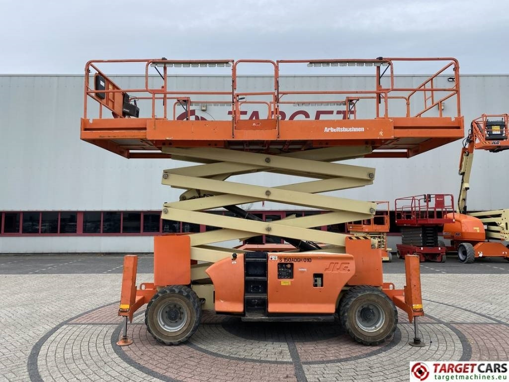 JLG 4394RT Diesel 4x4 Scissor Work Lift 1511cm - Nacelle ciseaux: photos 5 JLG 4394RT Diesel 4x4 Scissor Work Lift 1511cm - Nacelle ciseaux: photos 5