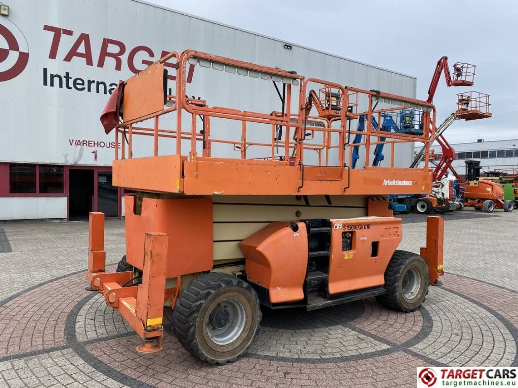 JLG 4394RT Diesel 4x4 Scissor Work Lift 1511cm - Nacelle ciseaux: photos 1 JLG 4394RT Diesel 4x4 Scissor Work Lift 1511cm - Nacelle ciseaux: photos 1