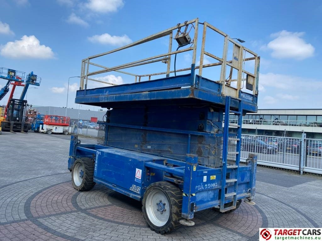 JLG Liftlux 203-24 Diesel 4x4 Scissor Work Lift 2230cm - Nacelle ciseaux: photos 2 JLG Liftlux 203-24 Diesel 4x4 Scissor Work Lift 2230cm - Nacelle ciseaux: photos 2