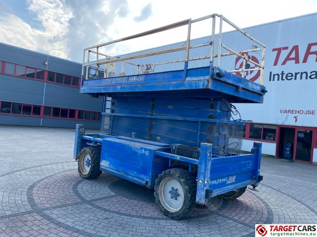 JLG Liftlux 203-24 Diesel 4x4 Scissor Work Lift 2230cm - Nacelle ciseaux: photos 4 JLG Liftlux 203-24 Diesel 4x4 Scissor Work Lift 2230cm - Nacelle ciseaux: photos 4