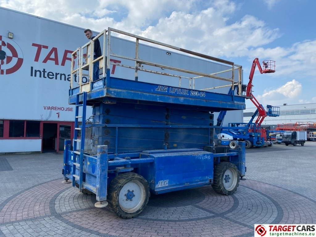 JLG Liftlux 203-24 Diesel 4x4 Scissor Work Lift 2230cm - Nacelle ciseaux: photos 1 JLG Liftlux 203-24 Diesel 4x4 Scissor Work Lift 2230cm - Nacelle ciseaux: photos 1