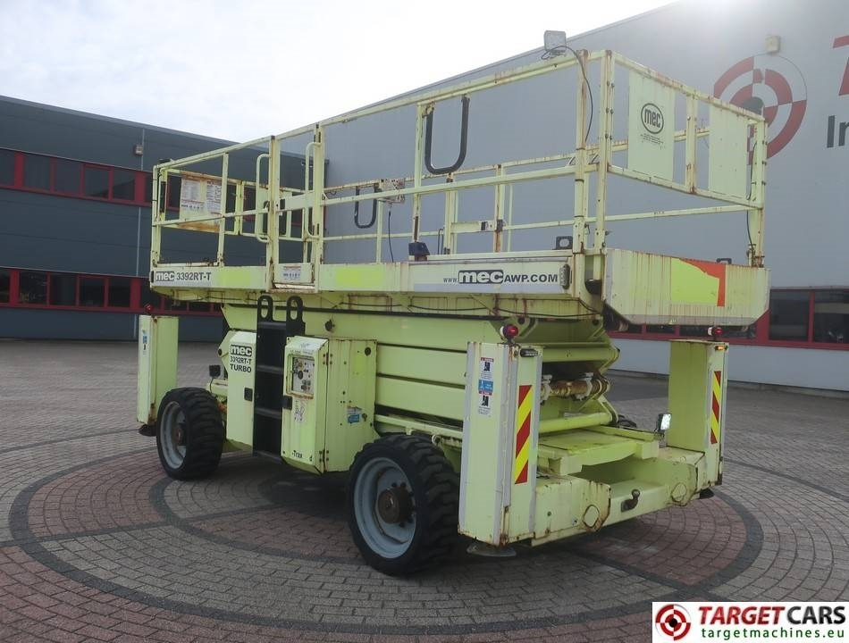 MEC 3392RT-T Diesel 4x4 Scissor Work Lift 1200cm - Nacelle ciseaux: photos 4 MEC 3392RT-T Diesel 4x4 Scissor Work Lift 1200cm - Nacelle ciseaux: photos 4