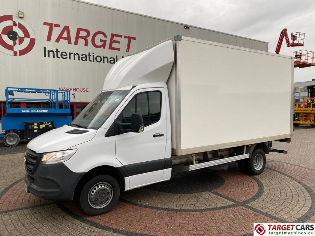 Mercedes-Benz Sprinter 515CDI Closed Box Van Taillift - Camion fourgon: photos 1 Mercedes-Benz Sprinter 515CDI Closed Box Van Taillift - Camion fourgon: photos 1
