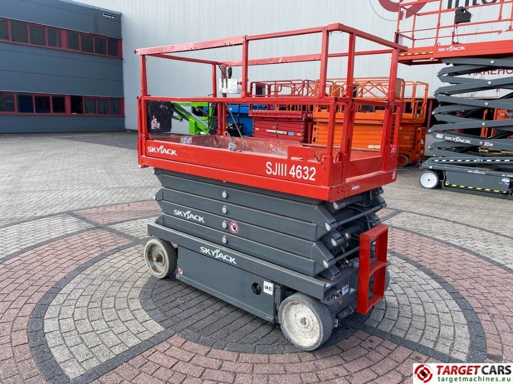 SkyJack SJ4632 Electric 4632 Scissor Work Lift 1170cm - Nacelle ciseaux: photos 4 SkyJack SJ4632 Electric 4632 Scissor Work Lift 1170cm - Nacelle ciseaux: photos 4