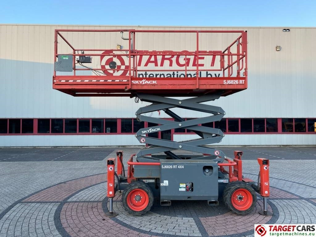 SkyJack SJ6826RT Diesel 4x4 Scissor 6826 Work Lift 992cm - Nacelle ciseaux: photos 5 SkyJack SJ6826RT Diesel 4x4 Scissor 6826 Work Lift 992cm - Nacelle ciseaux: photos 5