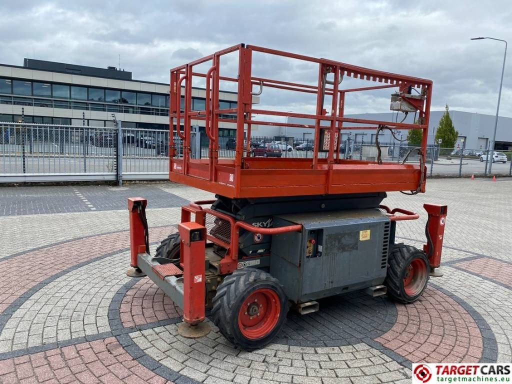 SkyJack SJ6832RT Diesel 4x4 Scissor 6832 Work Lift 1180cm - Nacelle ciseaux: photos 3 SkyJack SJ6832RT Diesel 4x4 Scissor 6832 Work Lift 1180cm - Nacelle ciseaux: photos 3