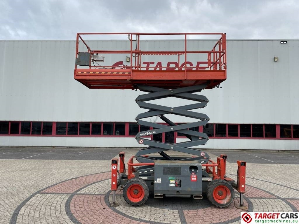 SkyJack SJ6832RT Diesel 4x4 Scissor 6832 Work Lift 1180cm - Nacelle ciseaux: photos 5 SkyJack SJ6832RT Diesel 4x4 Scissor 6832 Work Lift 1180cm - Nacelle ciseaux: photos 5