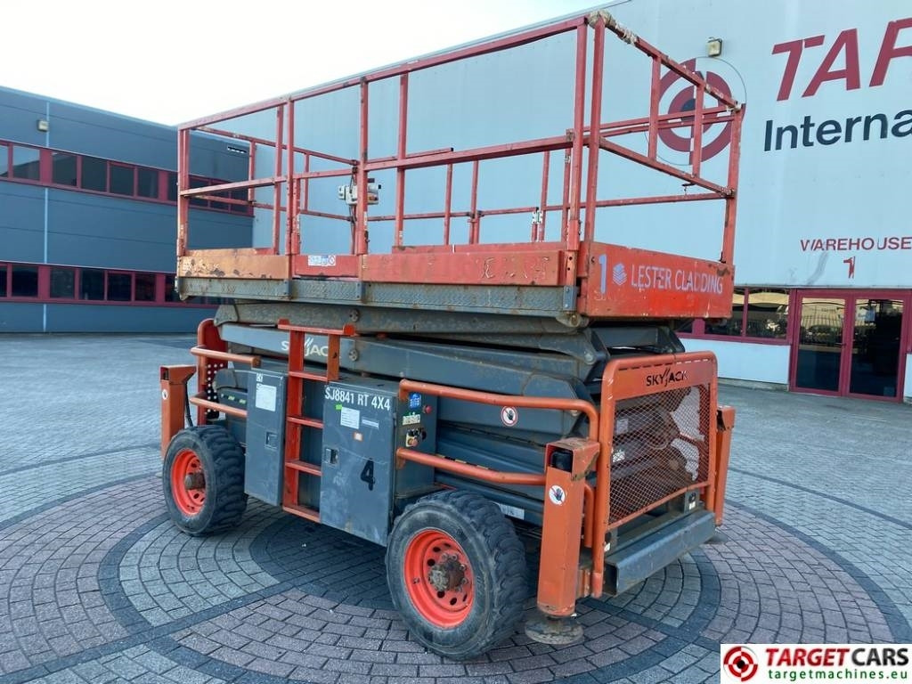 SkyJack SJ8841 RT Diesel 4x4 Scissor Work Lift 1430cm - Nacelle ciseaux: photos 4 SkyJack SJ8841 RT Diesel 4x4 Scissor Work Lift 1430cm - Nacelle ciseaux: photos 4