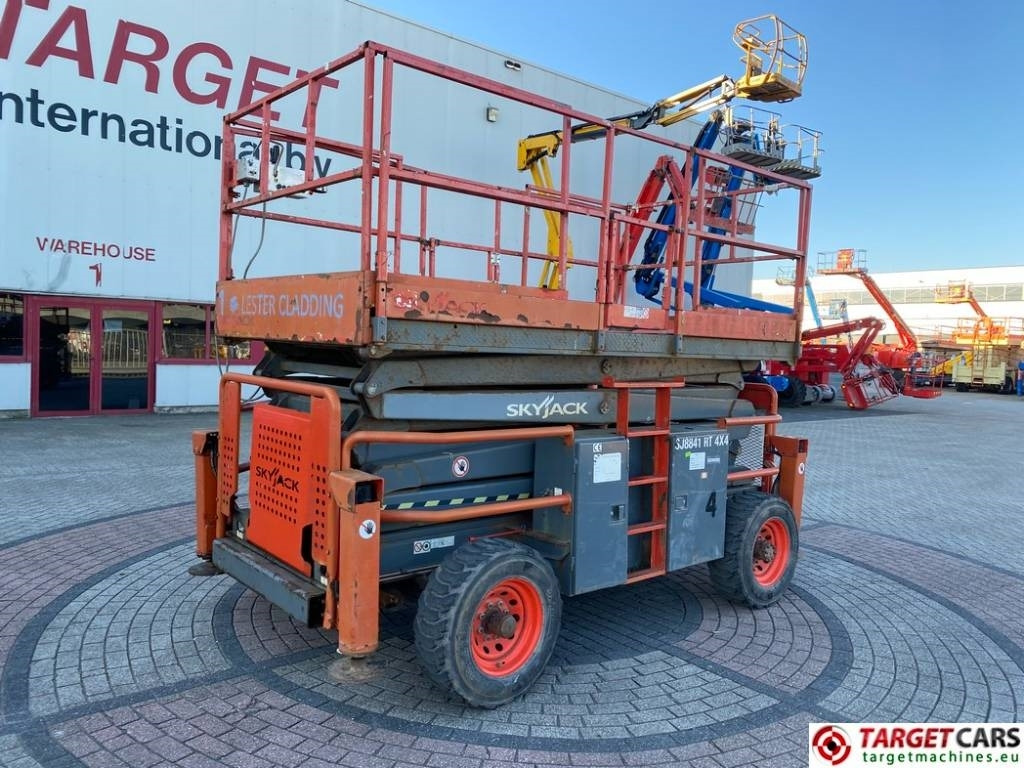 SkyJack SJ8841 RT Diesel 4x4 Scissor Work Lift 1430cm - Nacelle ciseaux: photos 1 SkyJack SJ8841 RT Diesel 4x4 Scissor Work Lift 1430cm - Nacelle ciseaux: photos 1