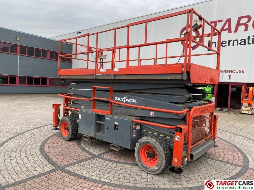 SkyJack SJ9250 RT Diesel 4x4 Scissor Work Lift 1720cm - Nacelle ciseaux: photos 4 SkyJack SJ9250 RT Diesel 4x4 Scissor Work Lift 1720cm - Nacelle ciseaux: photos 4