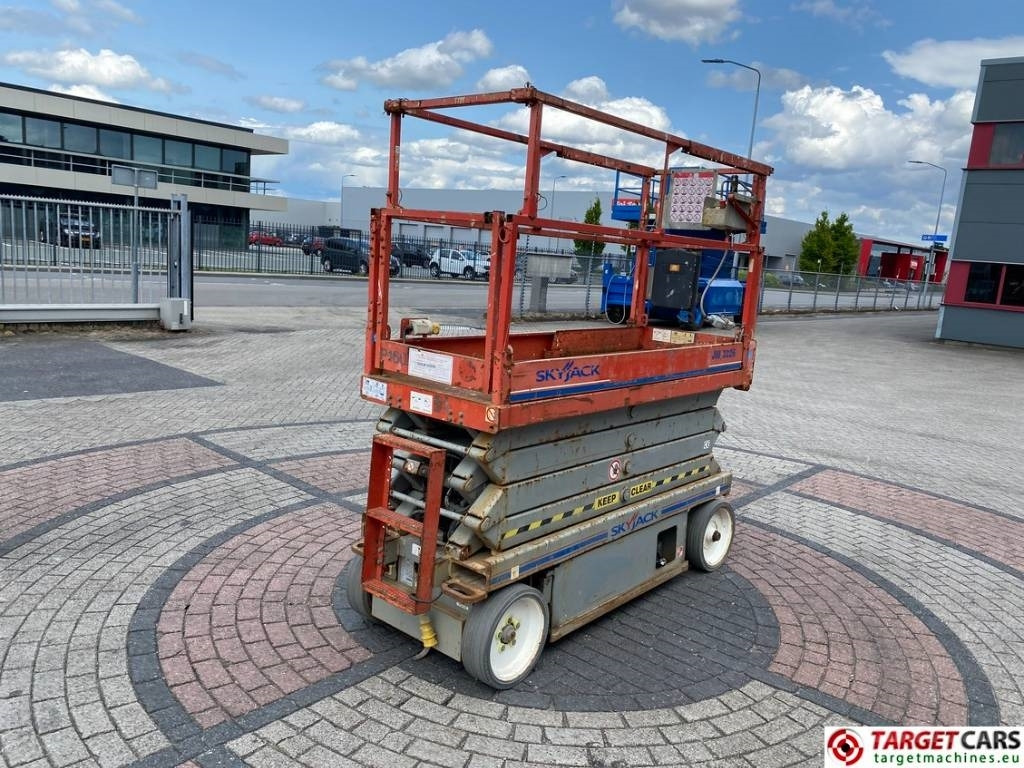 SkyJack SJIII-3226 Electric 3226 Scissor Work Lift 990cm - Nacelle ciseaux: photos 3 SkyJack SJIII-3226 Electric 3226 Scissor Work Lift 990cm - Nacelle ciseaux: photos 3