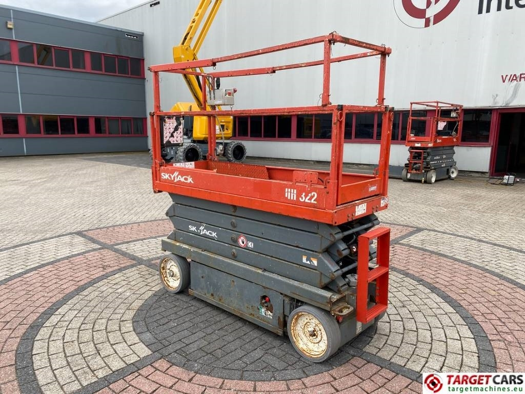 SkyJack SJIII-3226 Electric 3226 Scissor Work Lift 990cm - Nacelle ciseaux: photos 4 SkyJack SJIII-3226 Electric 3226 Scissor Work Lift 990cm - Nacelle ciseaux: photos 4
