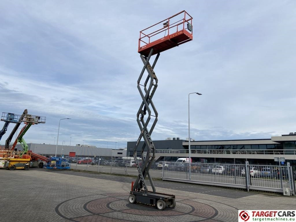 Nacelle ciseaux SkyJack SJIII-3226 Electric 3226 Scissor Work Lift 990cm: photos 7 Nacelle ciseaux SkyJack SJIII-3226 Electric 3226 Scissor Work Lift 990cm: photos 7