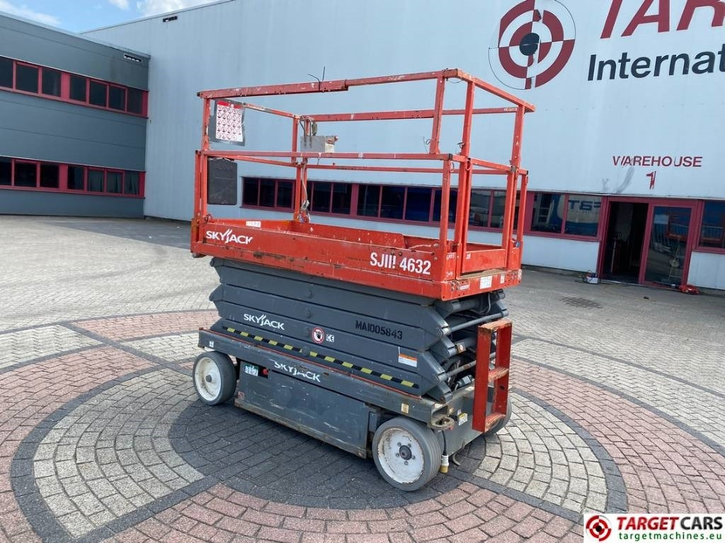 SkyJack SJIII-4632 Electric 4632 Scissor Work Lift 1170cm - Nacelle ciseaux: photos 4 SkyJack SJIII-4632 Electric 4632 Scissor Work Lift 1170cm - Nacelle ciseaux: photos 4