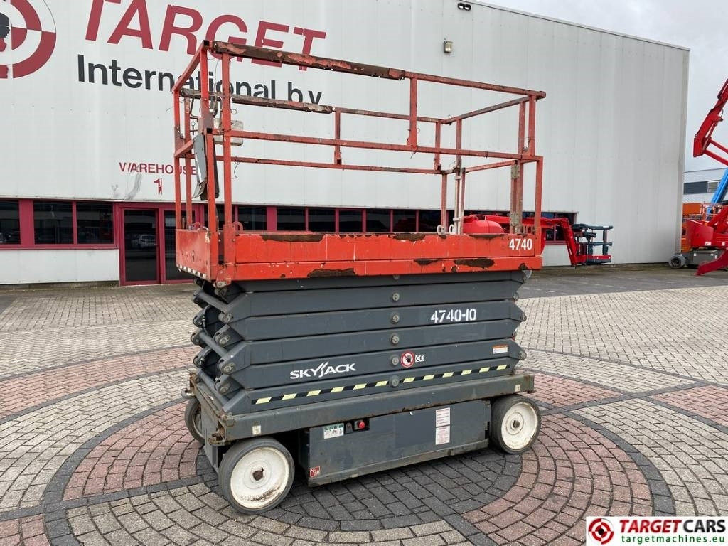 SkyJack SJIII-4740 Electric Scissor 4740 Work Lift 1380cm - Nacelle ciseaux: photos 1 SkyJack SJIII-4740 Electric Scissor 4740 Work Lift 1380cm - Nacelle ciseaux: photos 1