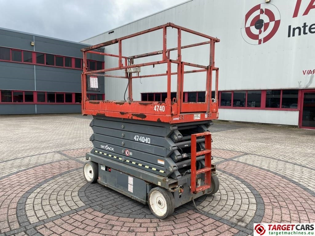 SkyJack SJIII-4740 Electric Scissor 4740 Work Lift 1380cm - Nacelle ciseaux: photos 4 SkyJack SJIII-4740 Electric Scissor 4740 Work Lift 1380cm - Nacelle ciseaux: photos 4