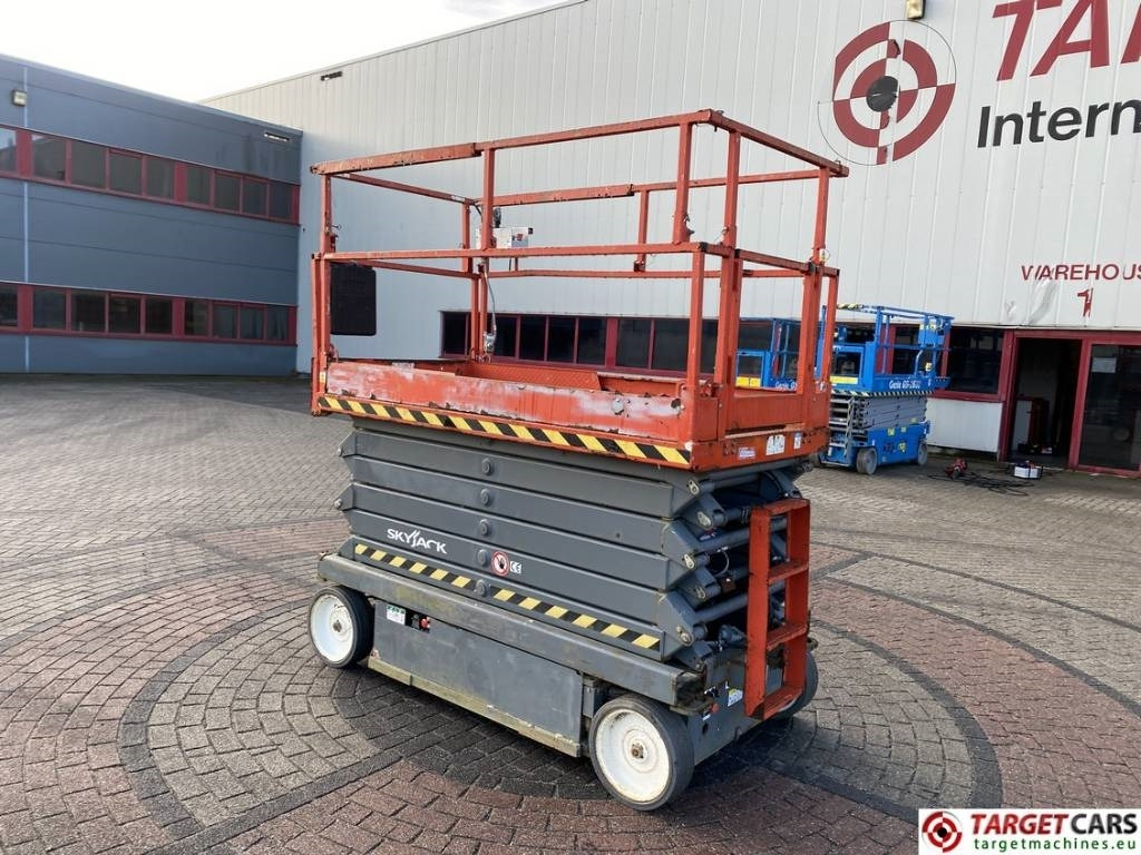 SkyJack SJIII-4740 Electric Scissor 4740 Work Lift 1380cm - Nacelle ciseaux: photos 4 SkyJack SJIII-4740 Electric Scissor 4740 Work Lift 1380cm - Nacelle ciseaux: photos 4