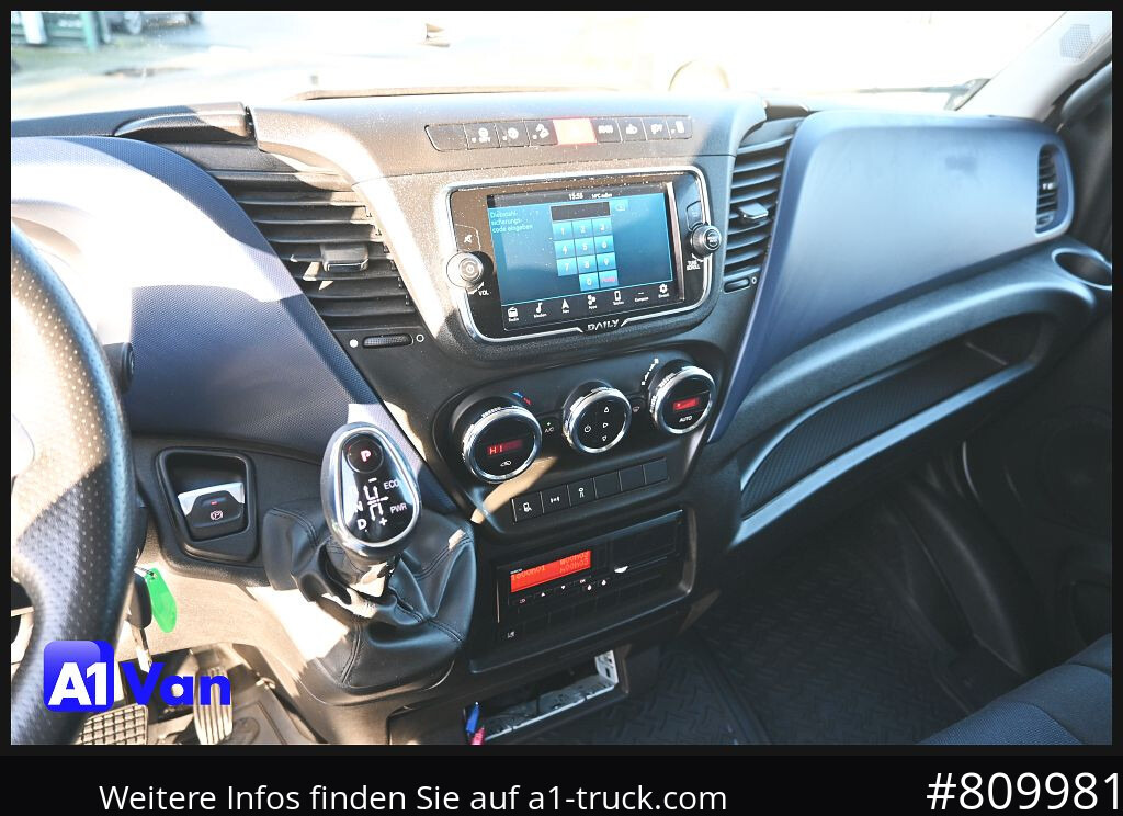 IVECO Daily 72C18 A8V Pritsche/Plane, Tempomat, AHK, Klima - Utilitaire plateau: photos 4 IVECO Daily 72C18 A8V Pritsche/Plane, Tempomat, AHK, Klima - Utilitaire plateau: photos 4