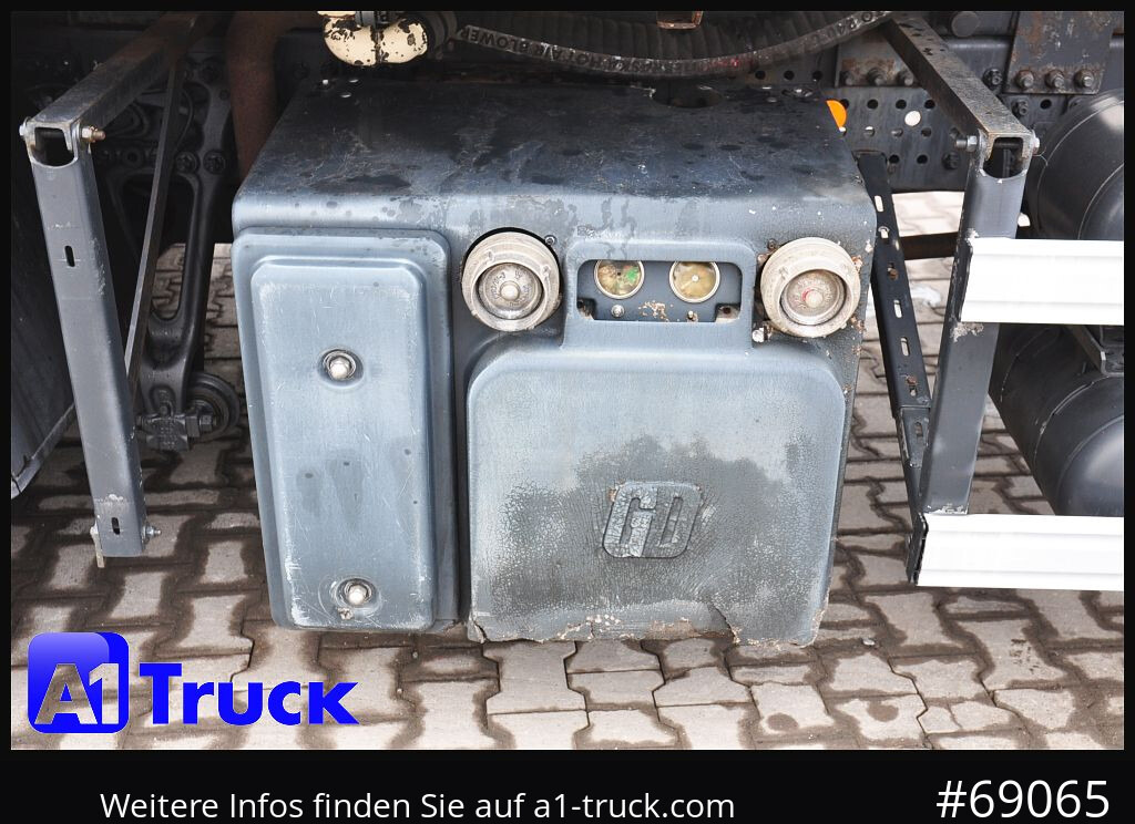 MERCEDES-BENZ Antos 2640, Silo 31m³, Futter Heitling 4 KA - Camion citerne: photos 2 MERCEDES-BENZ Antos 2640, Silo 31m³, Futter Heitling 4 KA - Camion citerne: photos 2