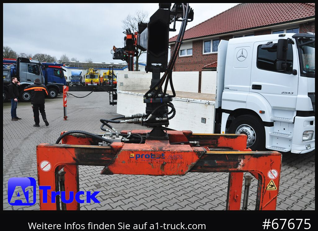 MERCEDES-BENZ Axor 2543, Atlas 170.2 Kran, Lift-Lenkachse, - Camion grue, Camion plateau: photos 3 MERCEDES-BENZ Axor 2543, Atlas 170.2 Kran, Lift-Lenkachse, - Camion grue, Camion plateau: photos 3