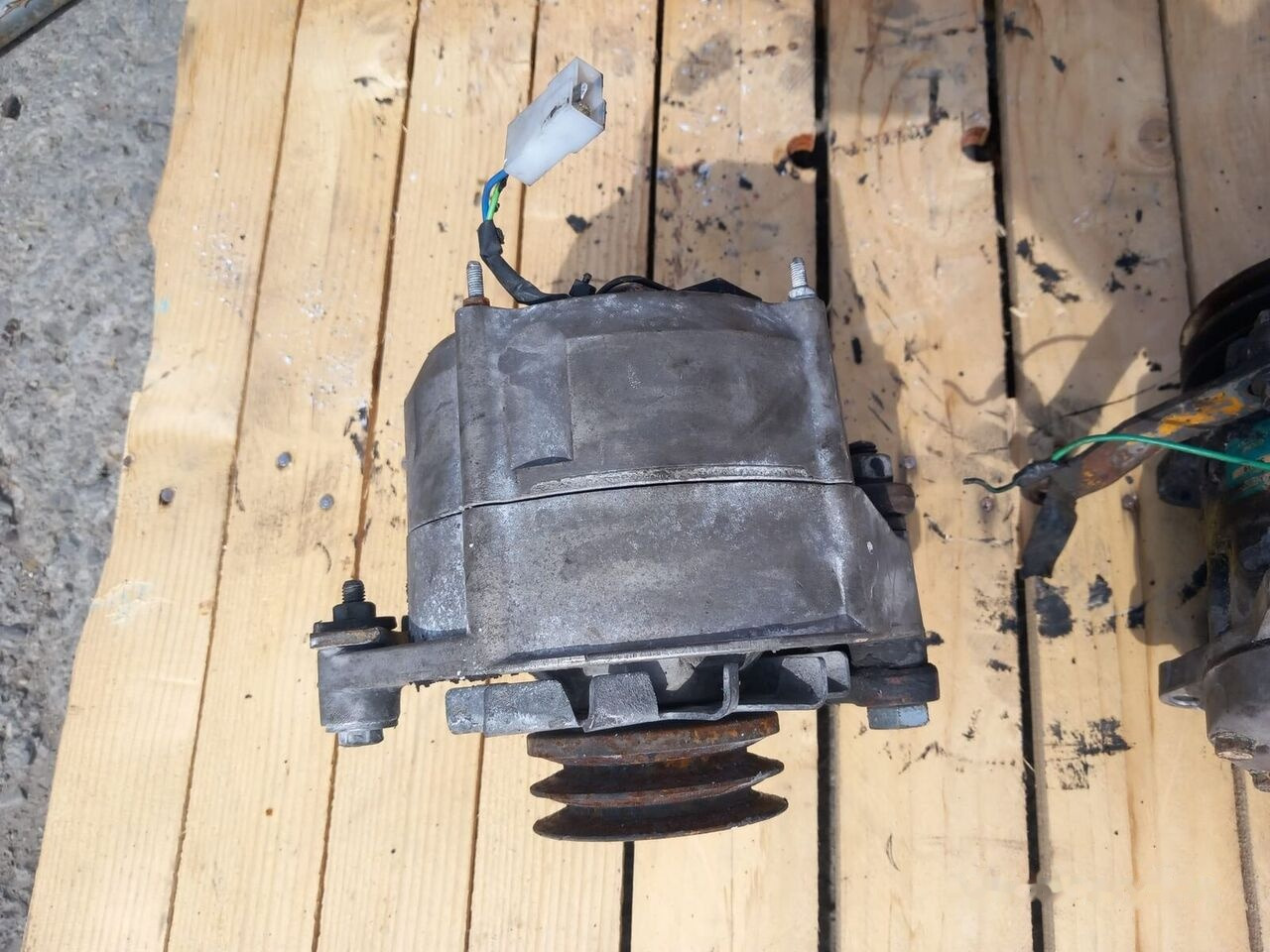 11007857 VOLVO L330C 60188 - Compresseur de climatisation pour Chargeuse sur pneus: photos 1 11007857 VOLVO L330C 60188 - Compresseur de climatisation pour Chargeuse sur pneus: photos 1