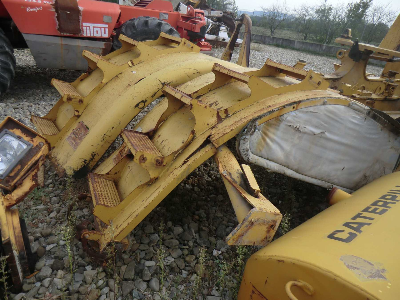 Caterpillar 735 Parafango anteriore destro e sinistro. - Aile pour Engins de chantier: photos 5 Caterpillar 735 Parafango anteriore destro e sinistro. - Aile pour Engins de chantier: photos 5