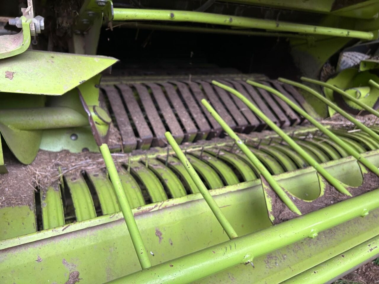 Claas ROLLANT 240 - Presse à balles rondes: photos 4 Claas ROLLANT 240 - Presse à balles rondes: photos 4