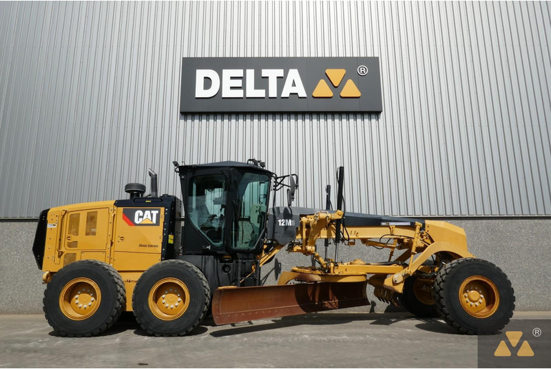 Caterpillar 12M3 - Niveleuse: photos 2 Caterpillar 12M3 - Niveleuse: photos 2