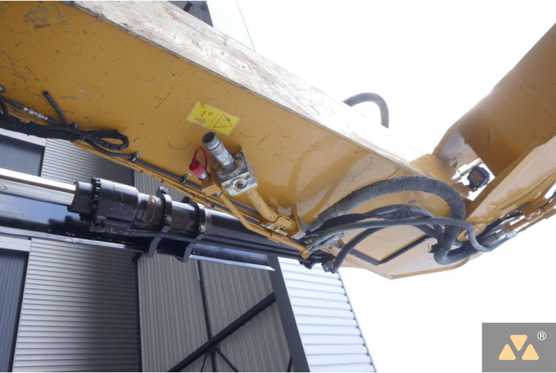 Pelle sur chenille Caterpillar 325F LCR: photos 11 Pelle sur chenille Caterpillar 325F LCR: photos 11