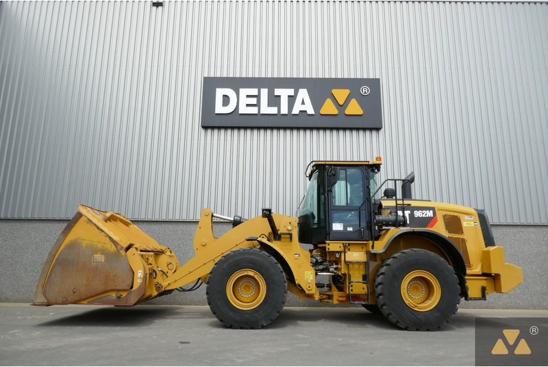 Caterpillar 962M - Chargeuse sur pneus: photos 1 Caterpillar 962M - Chargeuse sur pneus: photos 1