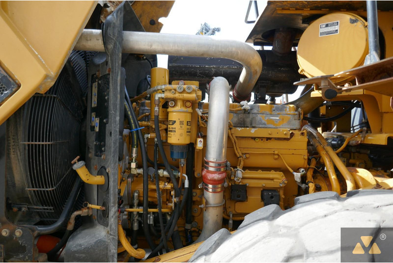Chargeuse sur pneus Caterpillar 966G Series II: photos 20