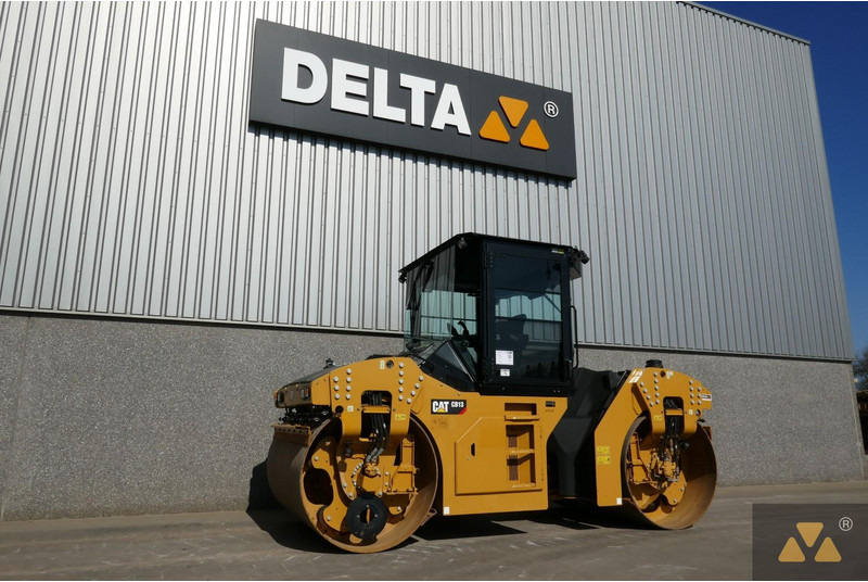 Caterpillar CB13 - Compacteur: photos 4 Caterpillar CB13 - Compacteur: photos 4