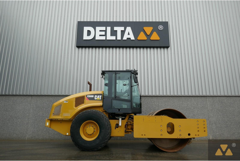 Caterpillar CS68B - Compacteur: photos 2 Caterpillar CS68B - Compacteur: photos 2