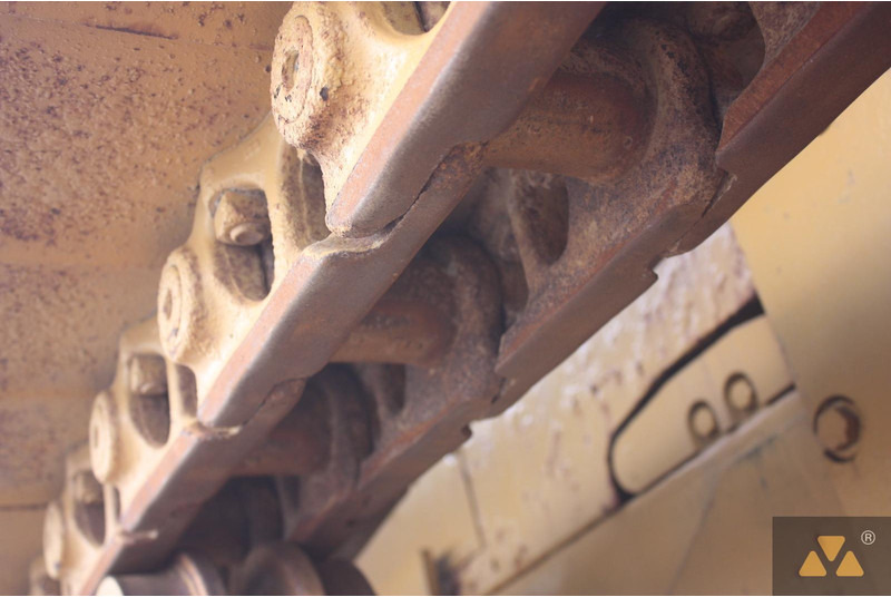 Camion citerne pour transport de carburant Caterpillar D6E Fuel tanker: photos 16 Camion citerne pour transport de carburant Caterpillar D6E Fuel tanker: photos 16