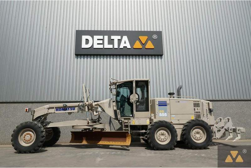 Komatsu GD555-5 Ex- - Niveleuse: photos 1 Komatsu GD555-5 Ex- - Niveleuse: photos 1