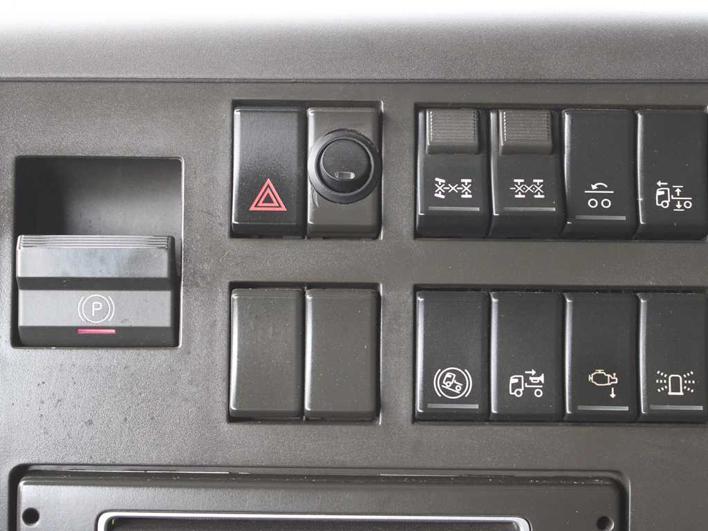 Crédit-bail de  Volvo FM 540, EURO 6, 6X6, VEB+, HYDRAULIC ARM PALFINGER Q170Z96 Volvo FM 540, EURO 6, 6X6, VEB+, HYDRAULIC ARM PALFINGER Q170Z96: photos 15