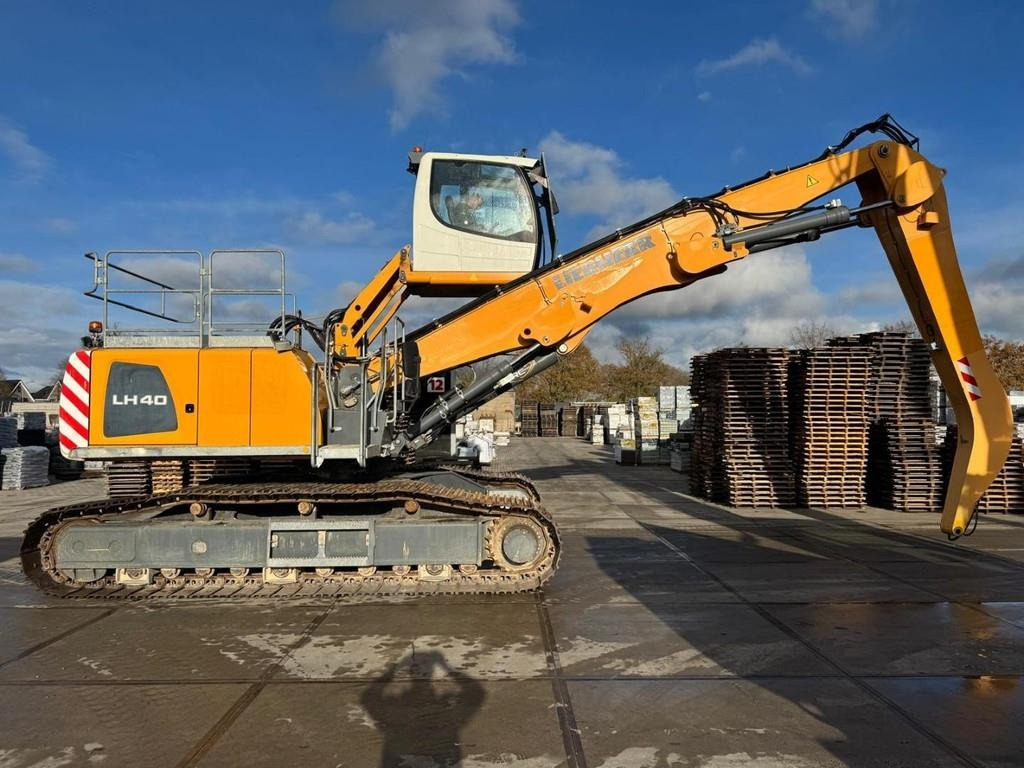 Liebherr LH 40C EW - Pelle de manutention: photos 4 Liebherr LH 40C EW - Pelle de manutention: photos 4