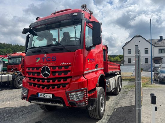 Mercedes-Benz AROCS 3552 963-2F Epsilon M100L86 Kran ? Leistungsstarker Holzladekran mit hoher Reichweite - Camion grue: photos 1 Mercedes-Benz AROCS 3552 963-2F Epsilon M100L86 Kran ? Leistungsstarker Holzladekran mit hoher Reichweite - Camion grue: photos 1