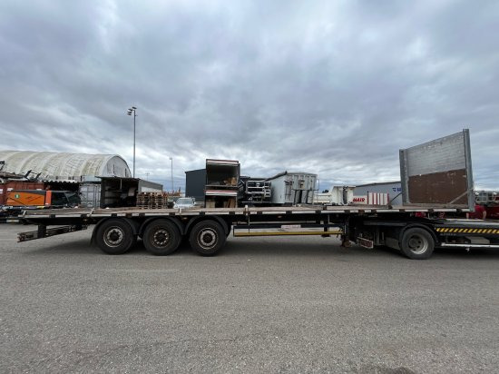 Schwarzmüller Plateau-Auflieger J Serie - Semi-remorque plateau: photos 3 Schwarzmüller Plateau-Auflieger J Serie - Semi-remorque plateau: photos 3