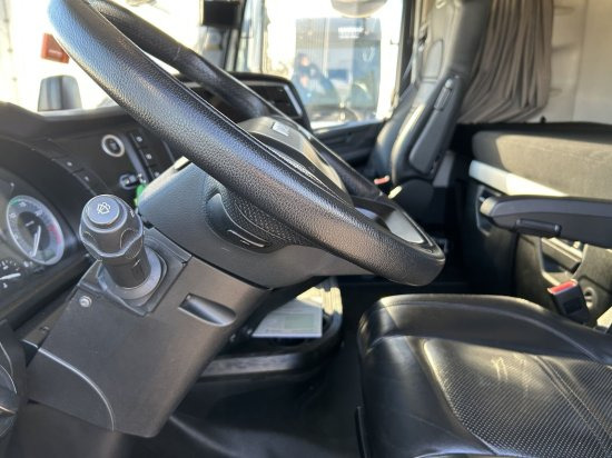 Tracteur routier Iveco Stralis 460 Gas, 2 LNG-Tanks, Retarder, Leder: photos 8 Tracteur routier Iveco Stralis 460 Gas, 2 LNG-Tanks, Retarder, Leder: photos 8